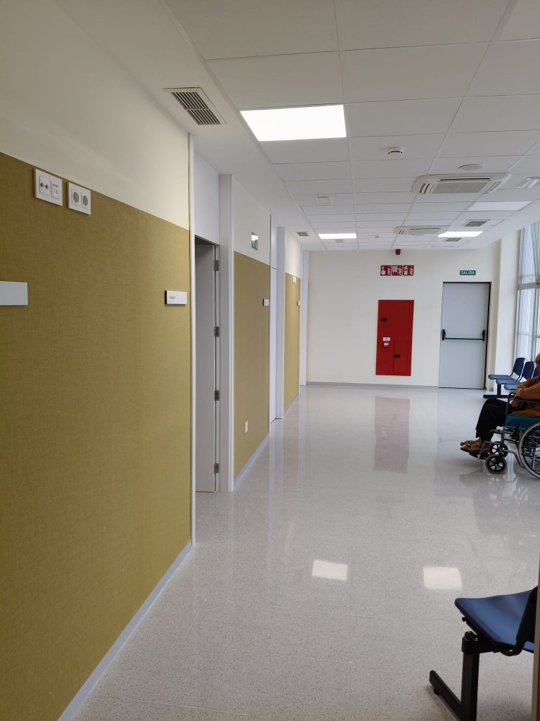 El Departamento de Salud de la Marina Baixa desmiente las supuestas goteras en el Centro de Salud Rincón de Loix y garantiza la apertura del área de rehabilitación antes del verano 2
