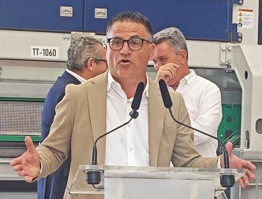 González de Zárate defiende las inversiones del Consell en la Marina Baixa y acusa al PSPV de «ignorar la realidad de la comarca»