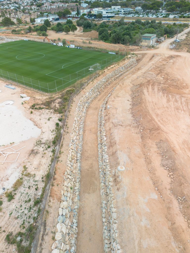 Las obras de encauzamiento del Barranco Hondo de l’Alfàs del Pi encaran su recta final