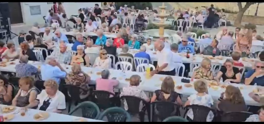 El Castell de Guadalest celebra con éxito el XXIV Encuentro de la Tercera Edad con la participación de 200 personas 3