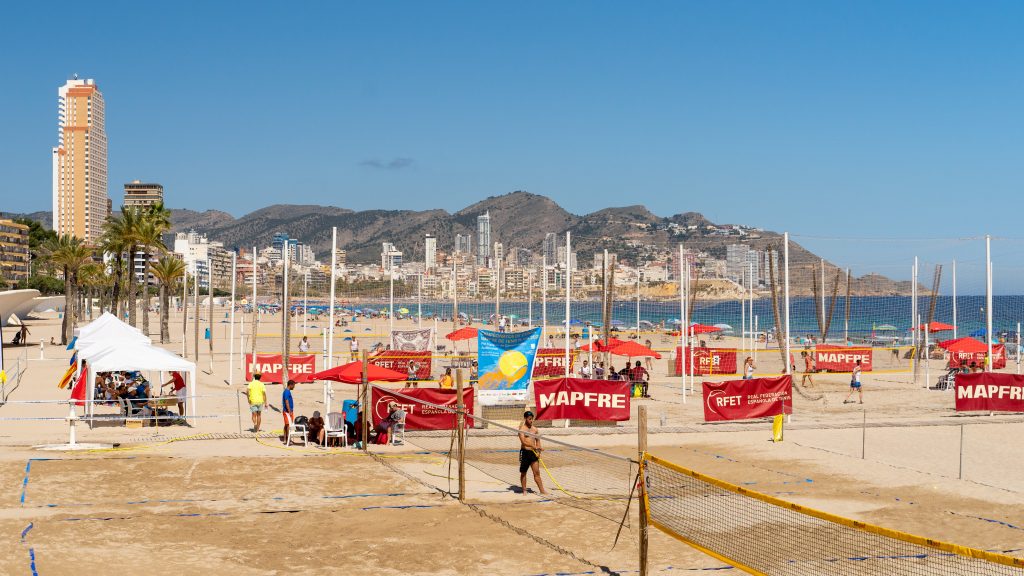 Lope de Vega sitúa a Benidorm en la élite del tenis playa con la participación de campeones del mundo