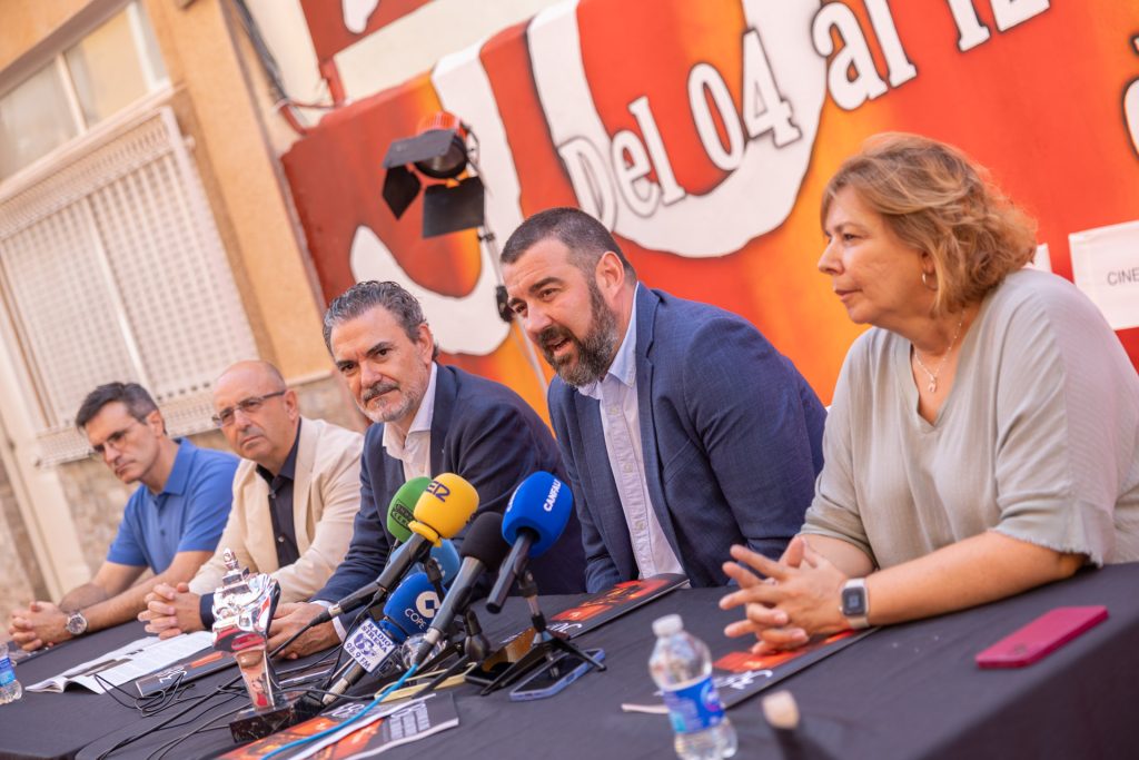 Eduard Fernández completa el trío de Faros de Plata del 38 Festival de Cine de l'Alfàs