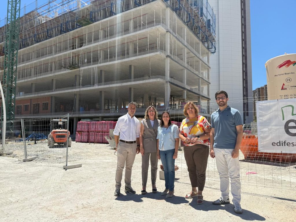 El PSPV exige transparencia en la adjudicación de las VPO de Benidorm y el PP defiende que el Plan Vive ha desbloqueado el proyecto