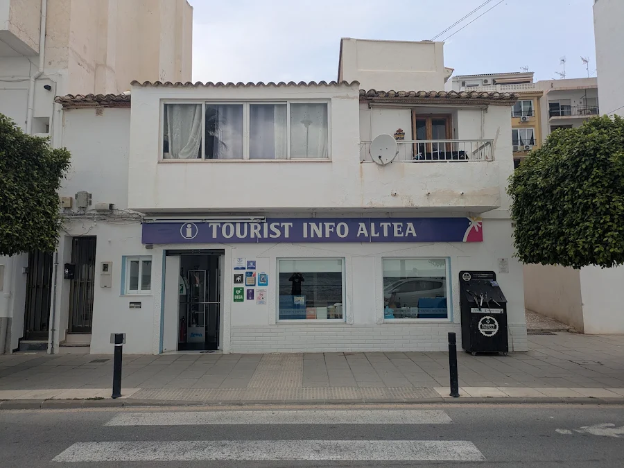 Turisme Comunitat Valenciana refuerza la Red Tourist Info con 43 oficinas temporales para el verano 2026