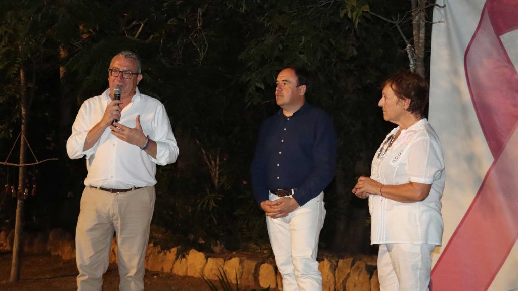 Anémona reúne a más de 500 personas en Benidorm durante su cena solidaria de verano para apoyar a mujeres con cáncer
