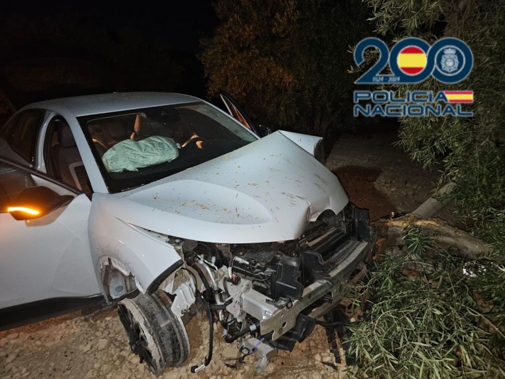 Espectacular persecución entre Alicante y Murcia: la Policía Nacional intercepta ocho fusiles de guerra AK-47 y detiene a cuatro personas 4