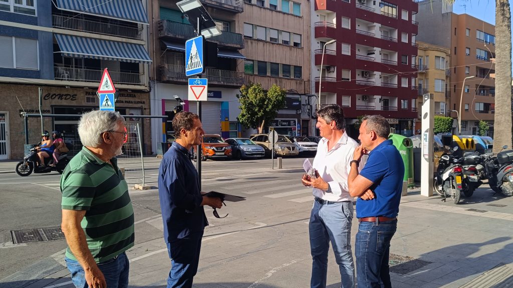 Villajoyosa instala 15 pasos de peatones inteligentes para reforzar la seguridad vial en todo el municipio