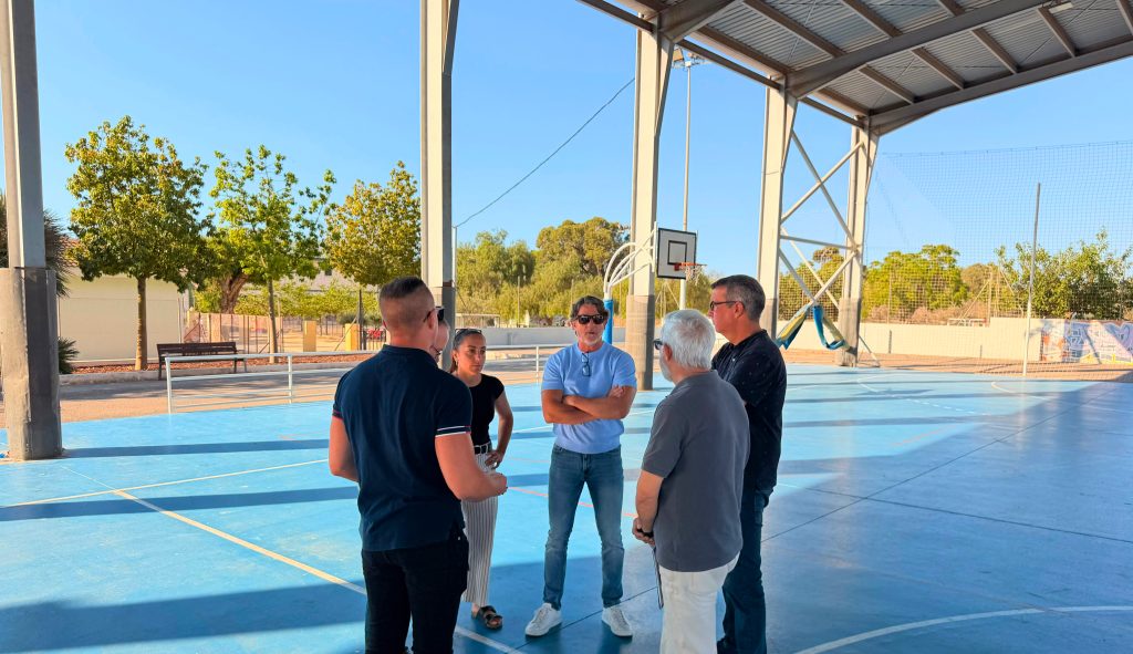 El Ayuntamiento de Villajoyosa renovará de forma integral las pistas deportivas del polideportivo La Torreta