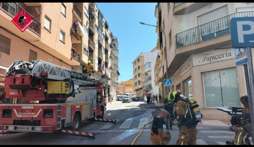 Muere un hombre de avanzada edad en el incendio de una vivienda en Callosa d’En Sarrià 0