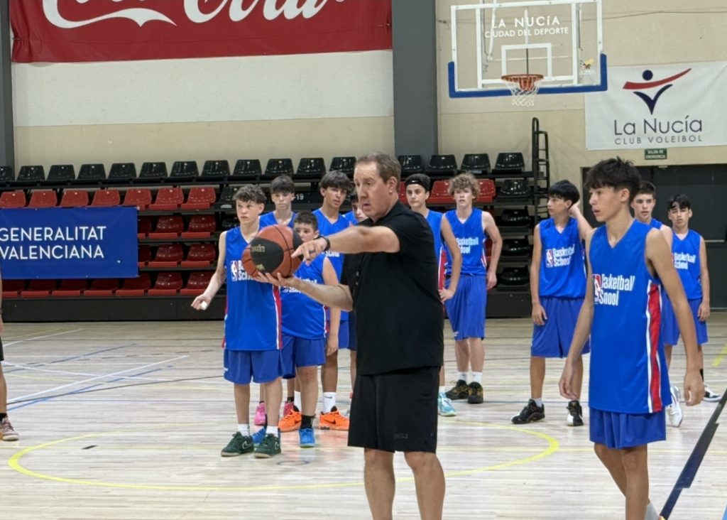 Entrenador Sixers NBA Basketball School