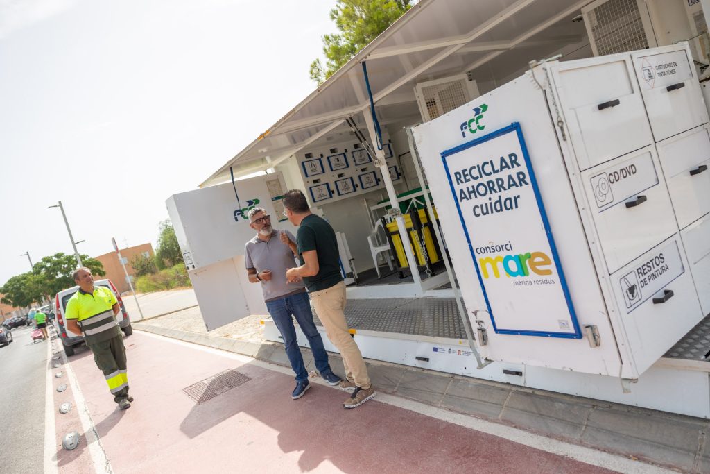 El Consorci Mare refuerza en l’Alfàs del Pi los servicios de reciclaje con el ecoparque móvil semanal