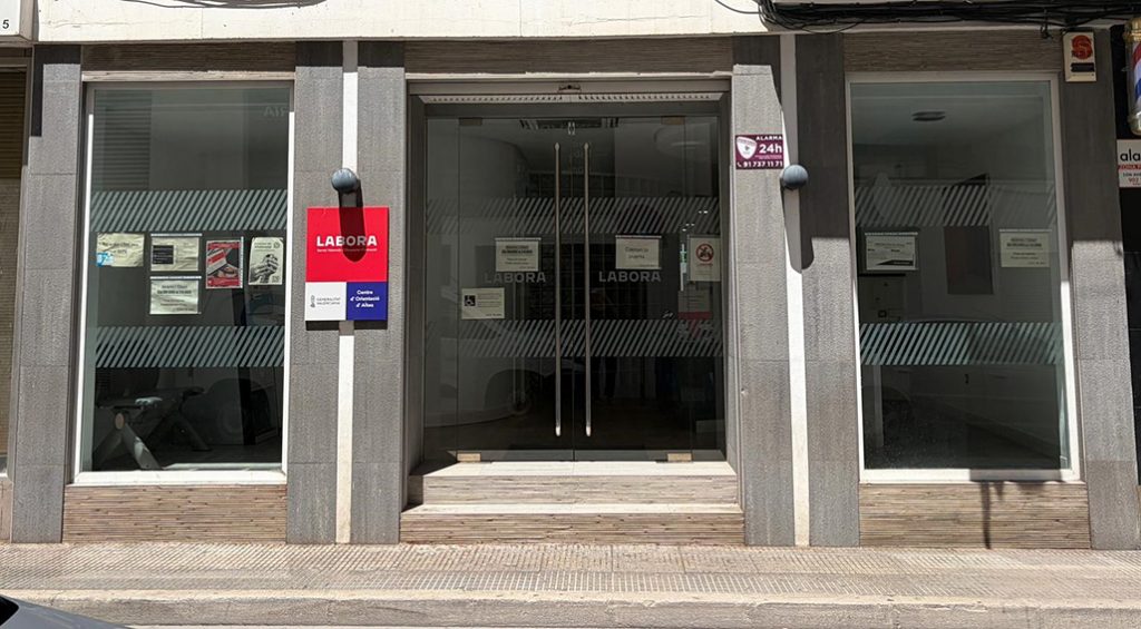 José María Borja denuncia el recorte de las ayudas al empleo de la Generalitat y destaca el descenso del paro en Altea