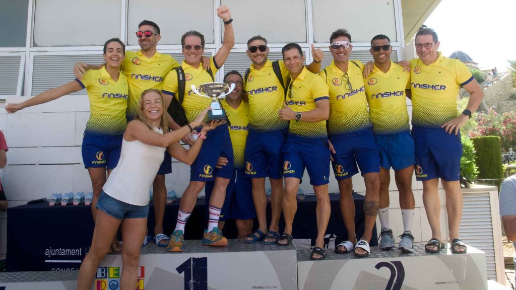 Miguel Bou e Iris Gracia conquistan la XXIV Travesía l'Illa de Benidorm
