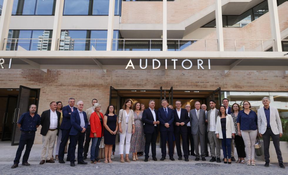 Guerra de hemeroteca en Benidorm: El PSOE tilda de “tomadura de pelo” un anuncio idéntico al de Ximo Puig en 2022