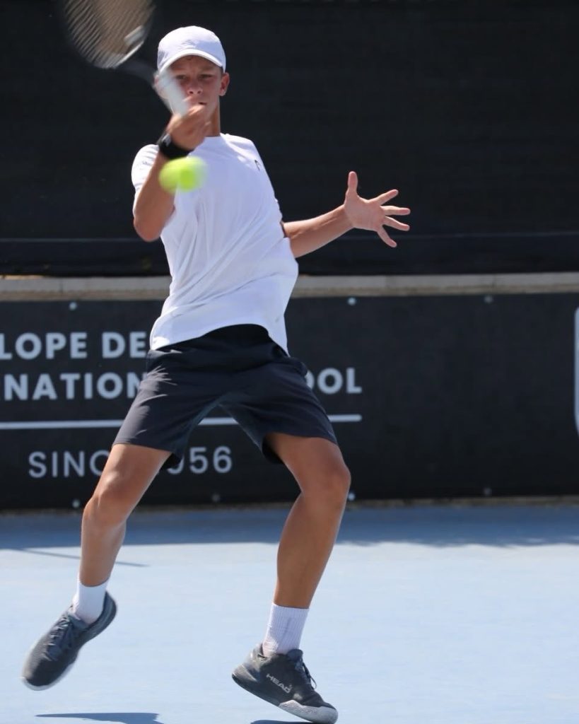 Benidorm reúne a 128 jóvenes tenistas en el ITF Lope de Vega International School