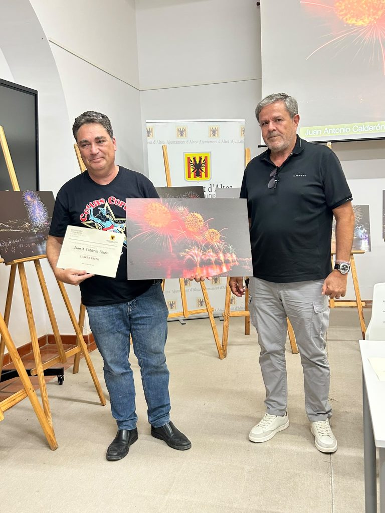 El tercer premio, con una dotación de 200 euros, ha sido para Juan Antonio Calderón Viudes.