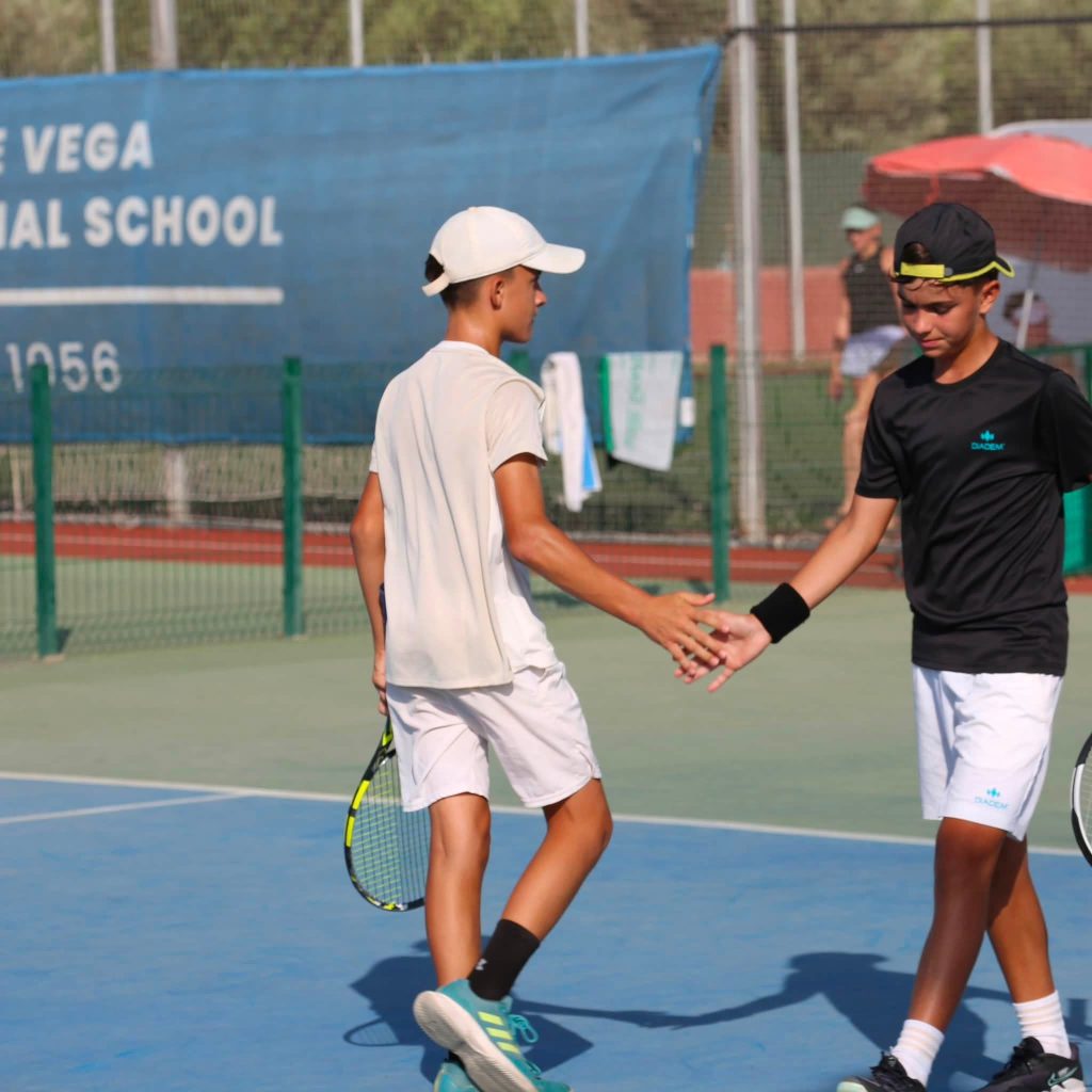 El Tennis Europe Juan Fuster Zaragoza reúne a 160 jóvenes tenistas en Lope de Vega International School