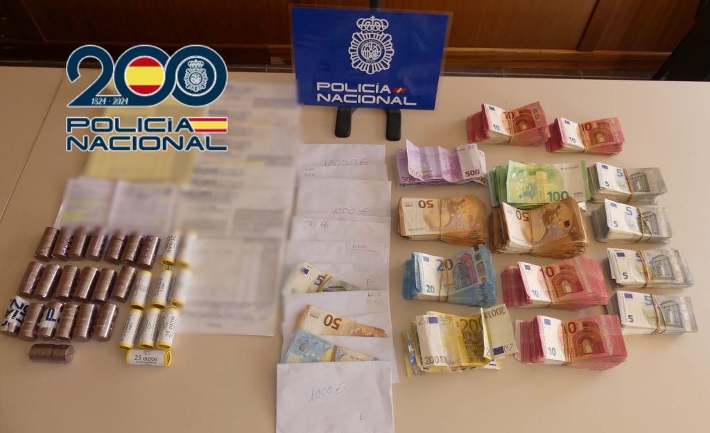 Cuatro detenidos en Benidorm y San Vicente por una estafa de 380.000 euros en facturas