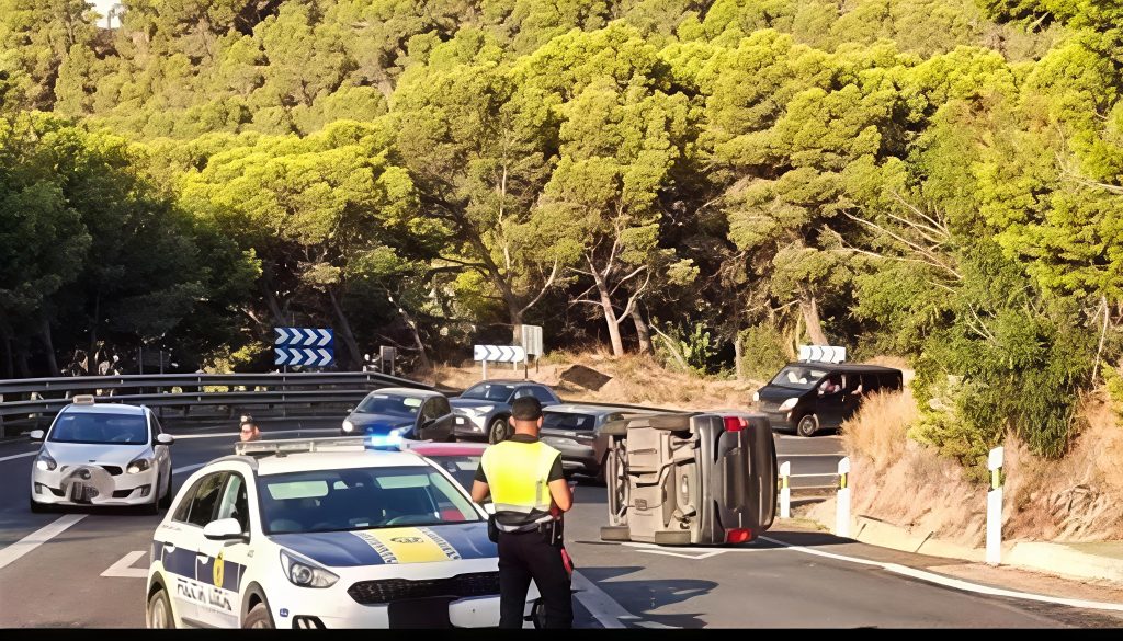 Dos vuelcos en 24 horas en la N-332 y Mascarat movilizan a Emergencias en Altea 0
