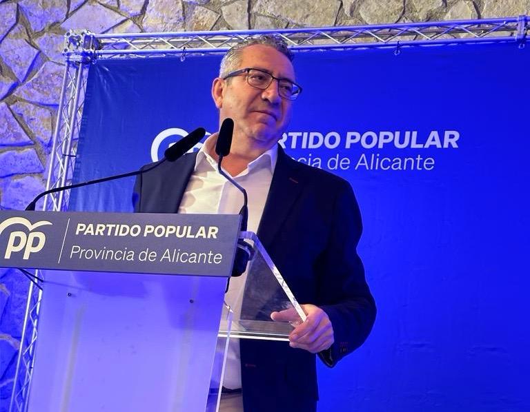 Toni Pérez denuncia el rechazo a la segunda pista del aeropuerto de Alicante: "Es estratégico"