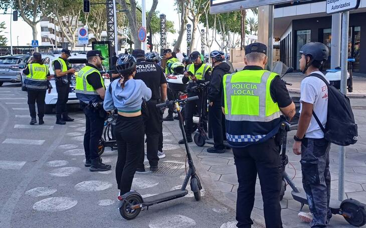 Benidorm refuerza la señalización y los controles para frenar el uso ilícito de patinetes en zonas peatonales