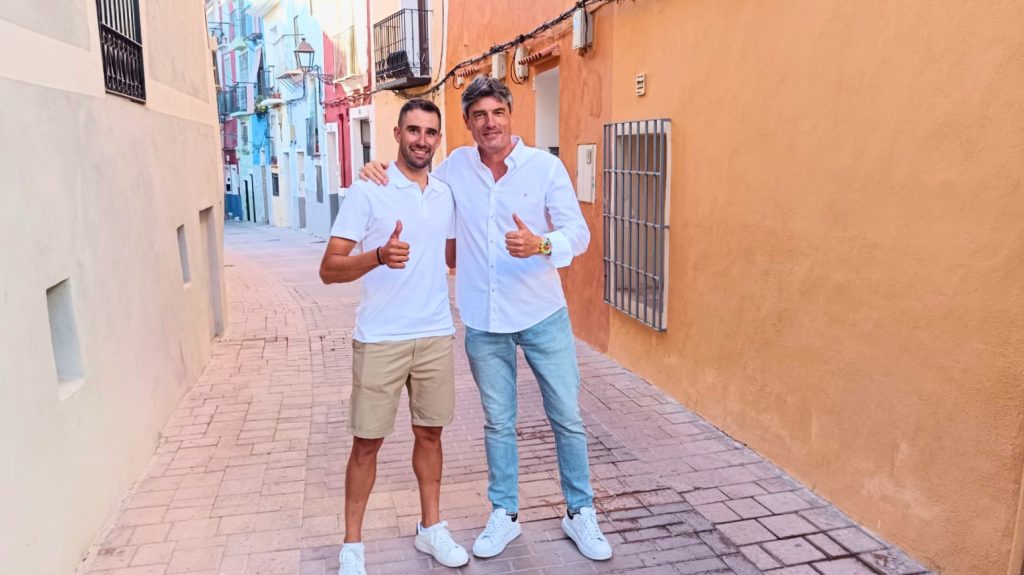 Villajoyosa distinguirá al ciclista Felipe Orts y a Vicenta Climent Llorca con los Premios Nou d’Octubre