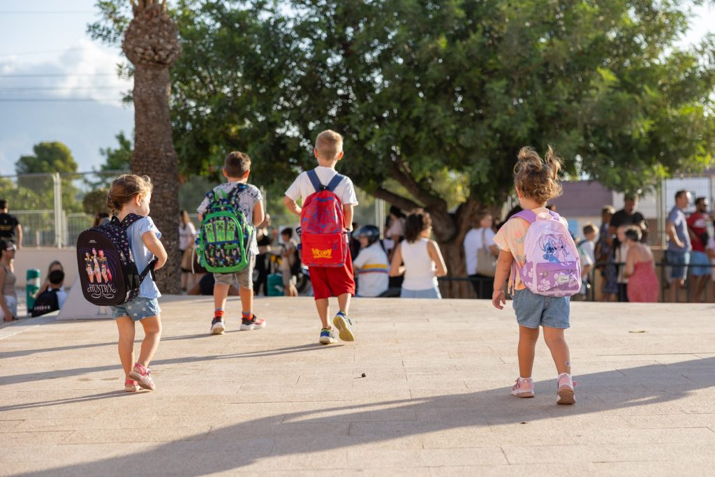 Normalidad en el inicio del curso escolar en los tres colegios públicos y el instituto de l’Alfàs del Pi