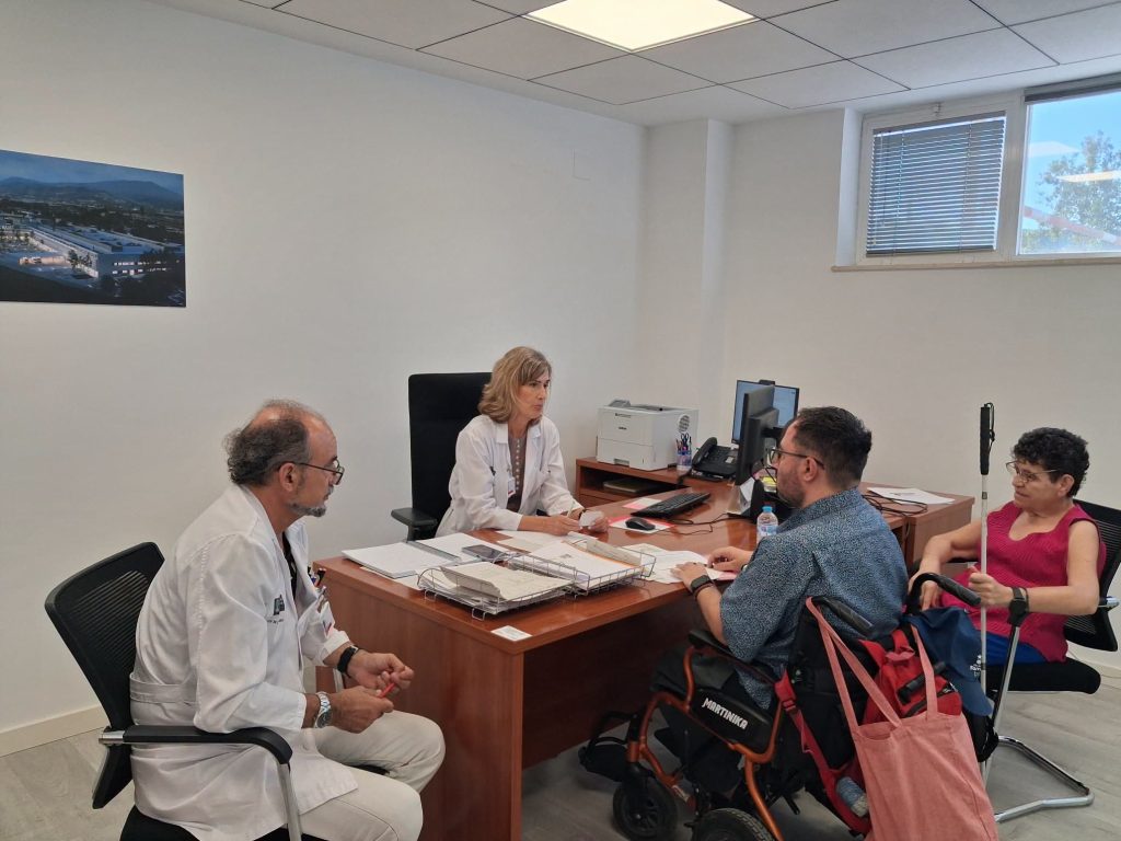 El Departamento de Salud Marina Baixa y AERBECO refuerzan su alianza por las enfermedades raras