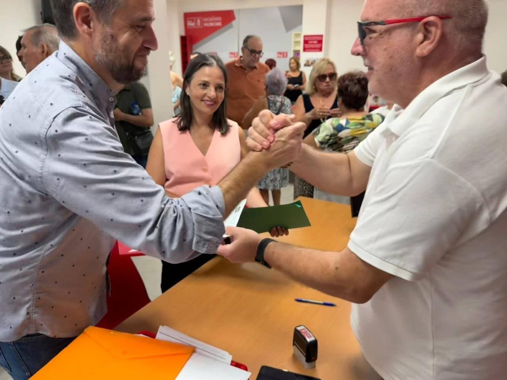 Pere Rostoll registra su candidatura para liderar el PSOE de Benidorm con la vista puesta en 2027
