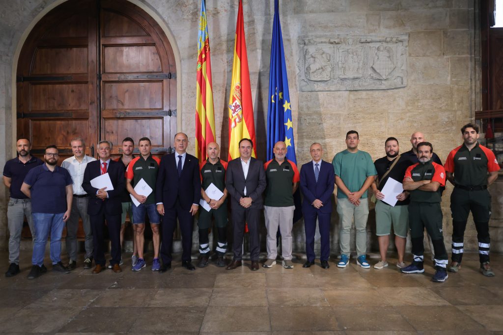 La Generalitat invierte 15,4 millones de euros en un acuerdo histórico para los bomberos forestales