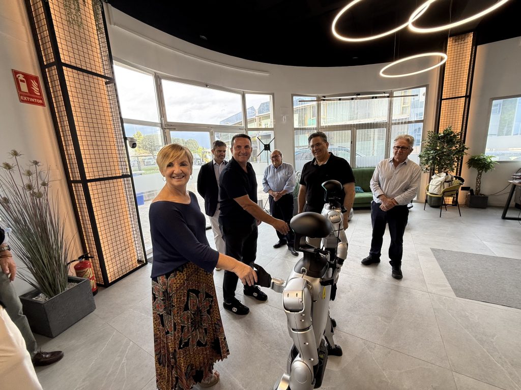 La Consellera de Industria visita Synergy Tech y Knoweats en La Nucía