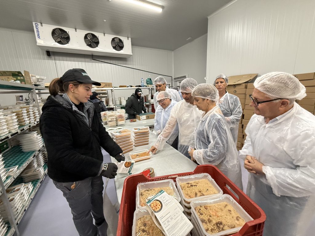La Consellera de Industria visita Synergy Tech y Knoweats en La Nucía