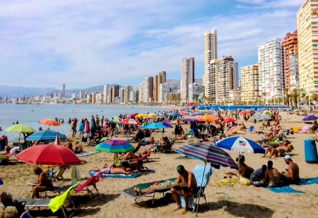 La Comunidad Valenciana prolonga la temporada alta: Benidorm supera el 92% de ocupación y Castellón bate récords