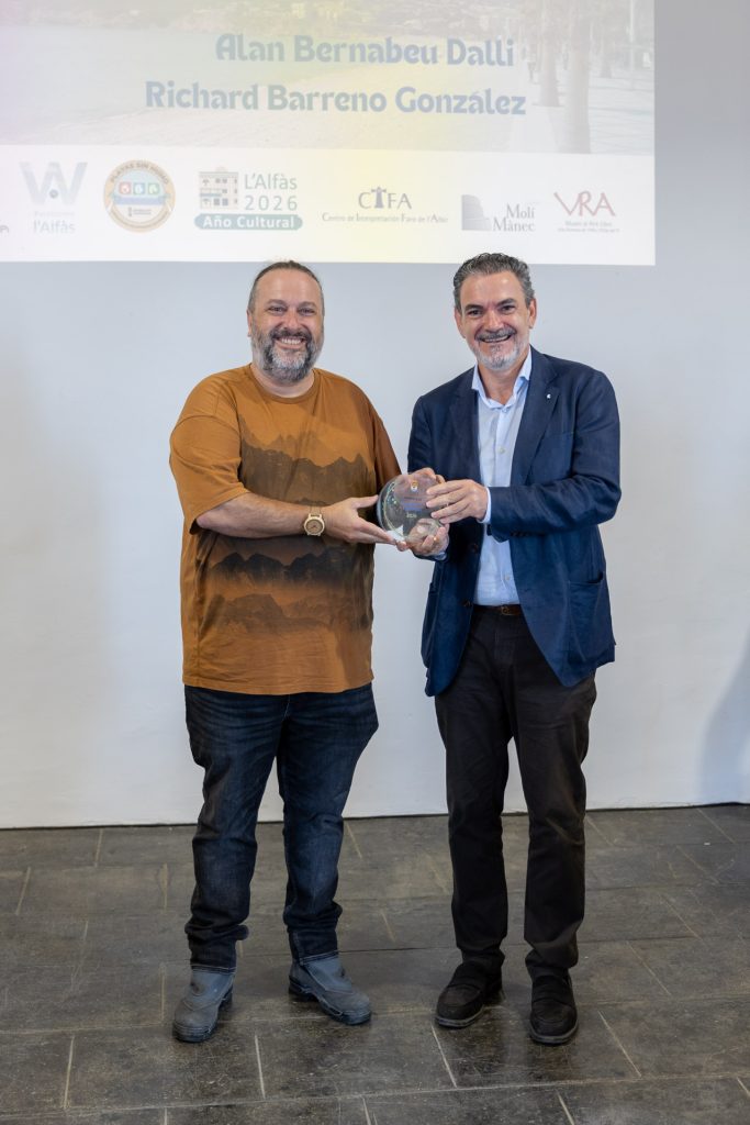 L’Alfàs del Pi premia la excelencia de Alan Bernabeu y Richard Barreno en el Día Mundial del Turismo