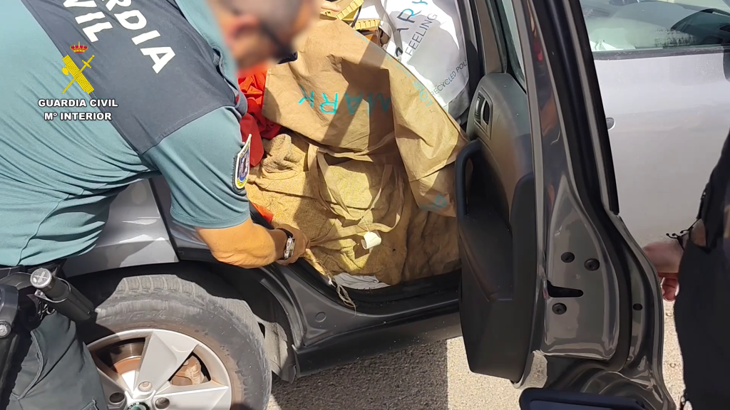 La Guardia Civil intercepta 1.500 jilgueros ocultos en un vehículo cuando iban a ser trasladados ilegalmente a Argelia