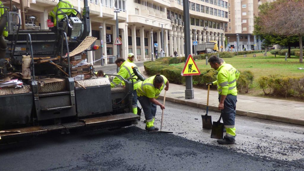 Benidorm aprueba una Operación Asfalto de 1,34 millones para renovar doce calles y avenidas