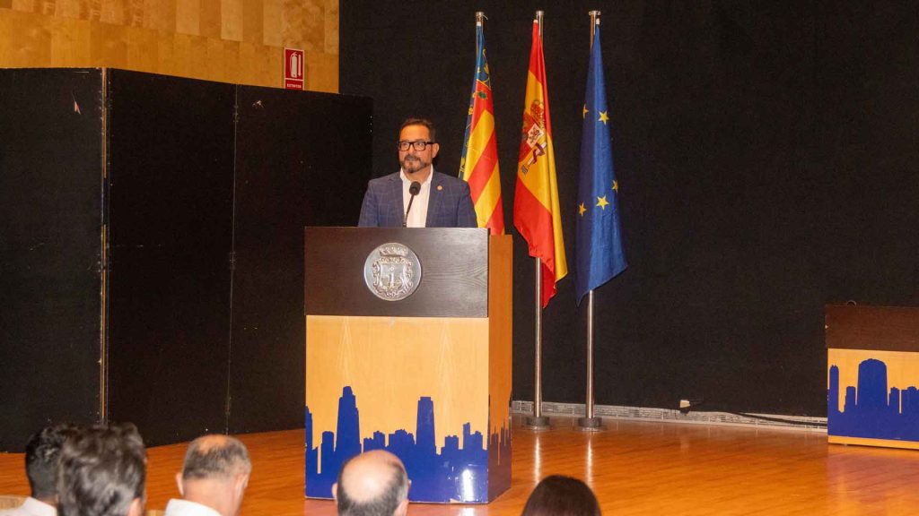 Benidorm reúne a los principales operadores de drones para avanzar en la gestión del espacio aéreo urbano