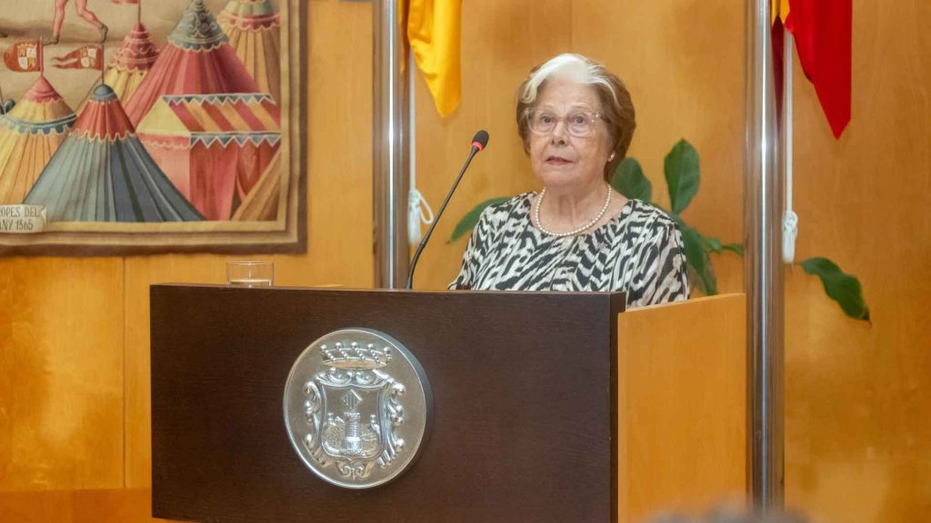 Benidorm entrega a Úrsula Llinares el galardón de Vecina Ejemplar 2026 por su encomiable labor social