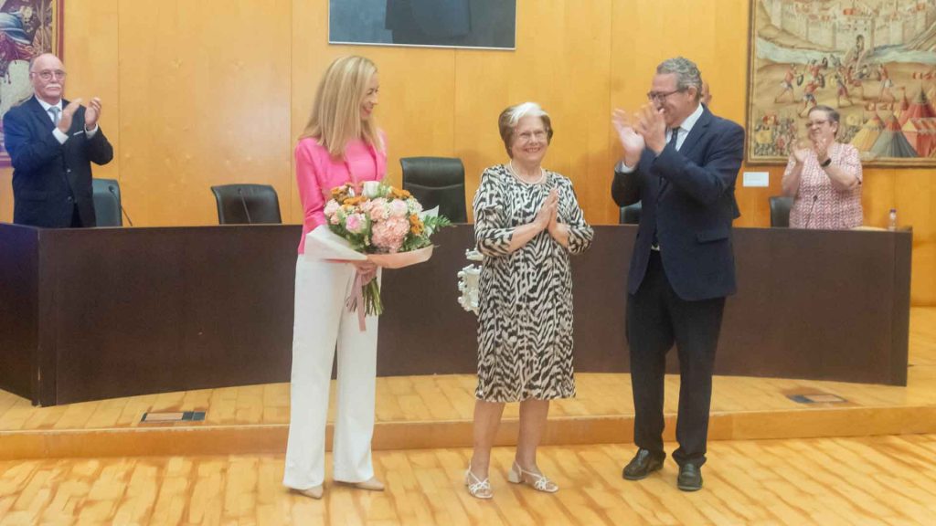 Benidorm entrega a Úrsula Llinares el galardón de Vecina Ejemplar 2026 por su encomiable labor social