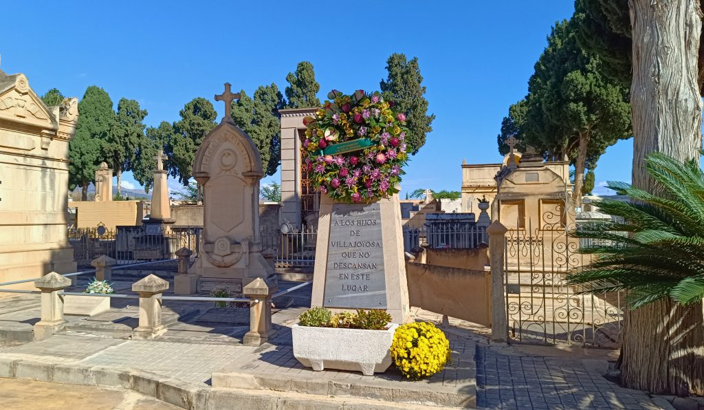 Villajoyosa amplía el horario de su cementerio y programa una misa especial para la festividad de Tots Sants