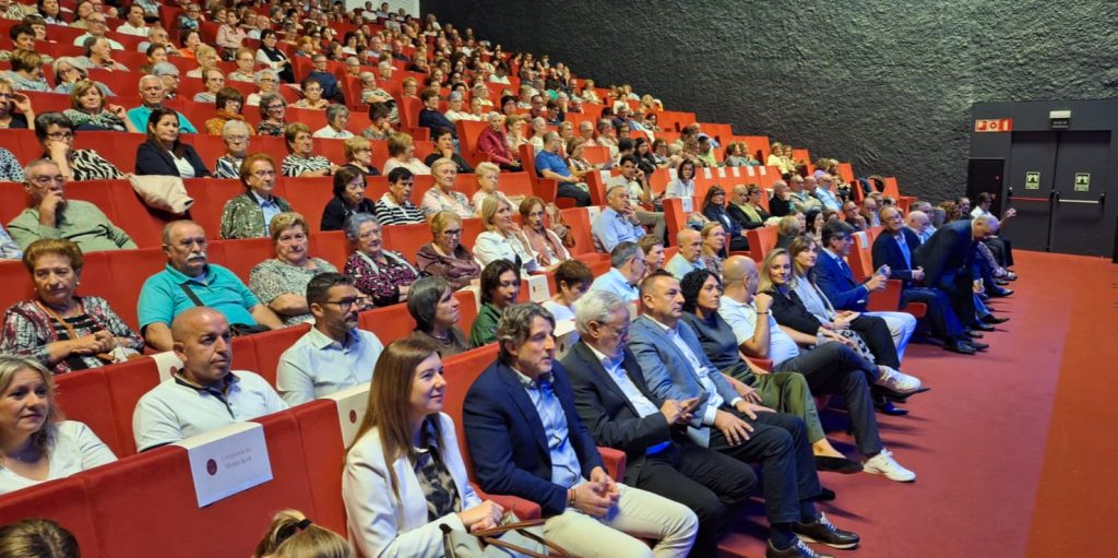 Gala de clausura del 40 aniversario de la Residencia Santa Marta en el Teatre Auditori de Villajoyosa
