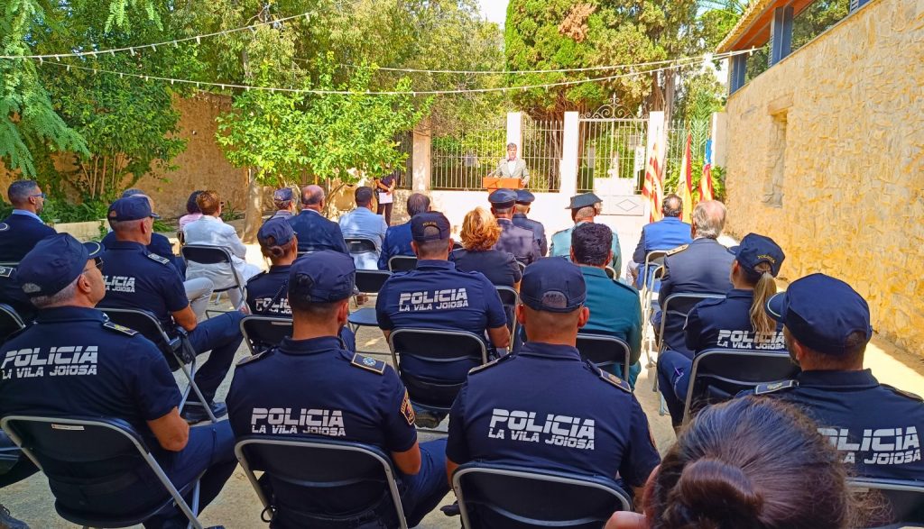 La Policía Local de Villajoyosa celebra la festividad de su patrón con la entrega de distinciones a sus agentes