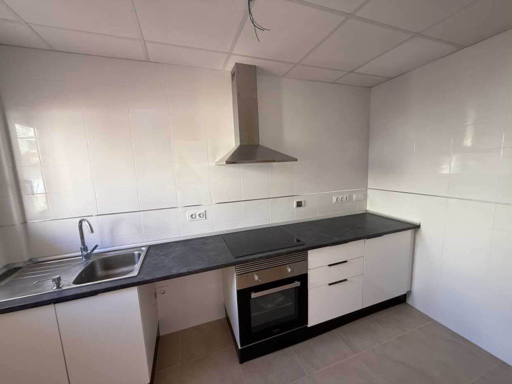 La Nucía avanza en el plan de vivienda joven con la entrega de ocho adosados en La Colina 3