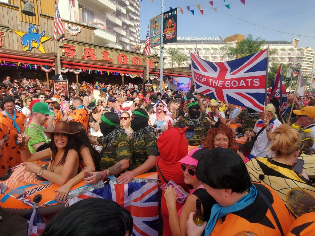 La 'Fancy Dress Party' de Benidorm prevé reunir a más de 30.000 personas en la mayor fiesta de disfraces de Europa