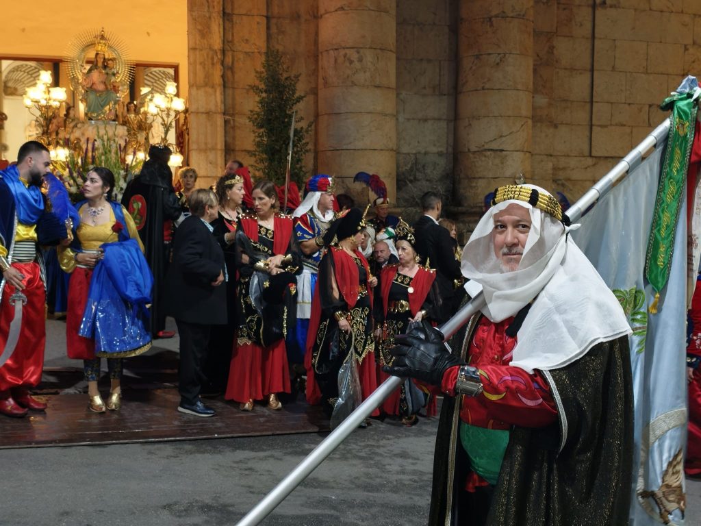 Callosa d’en Sarrià se rinde a la Virgen de las Injuries en una procesión que revive 166 años de historia