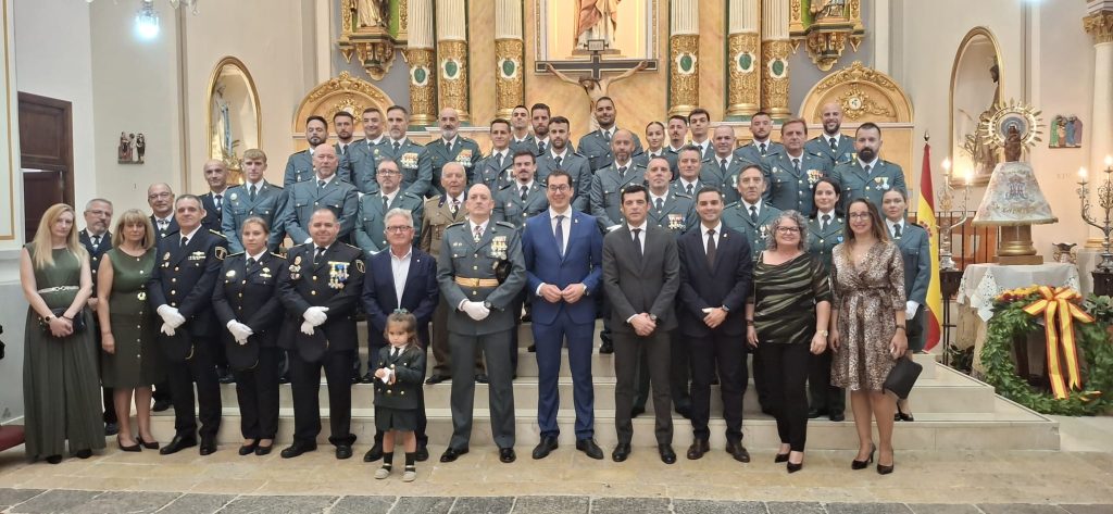 Polop acoge el homenaje de la Guardia Civil por el 12 de octubre con reconocimientos a colaboradores de la comarca 8
