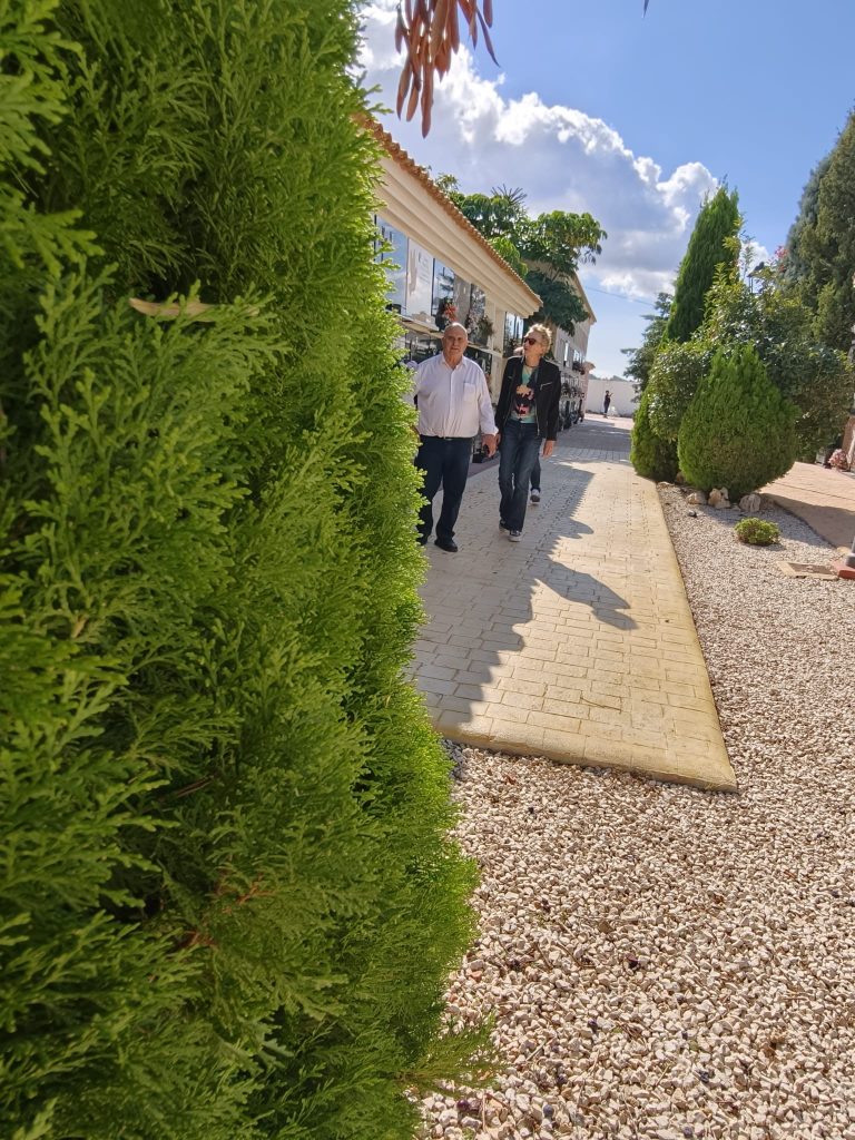 Callosa d’en Sarrià mejora el entorno del cementerio con un nuevo muro y un aparcamiento para 150 vehículos