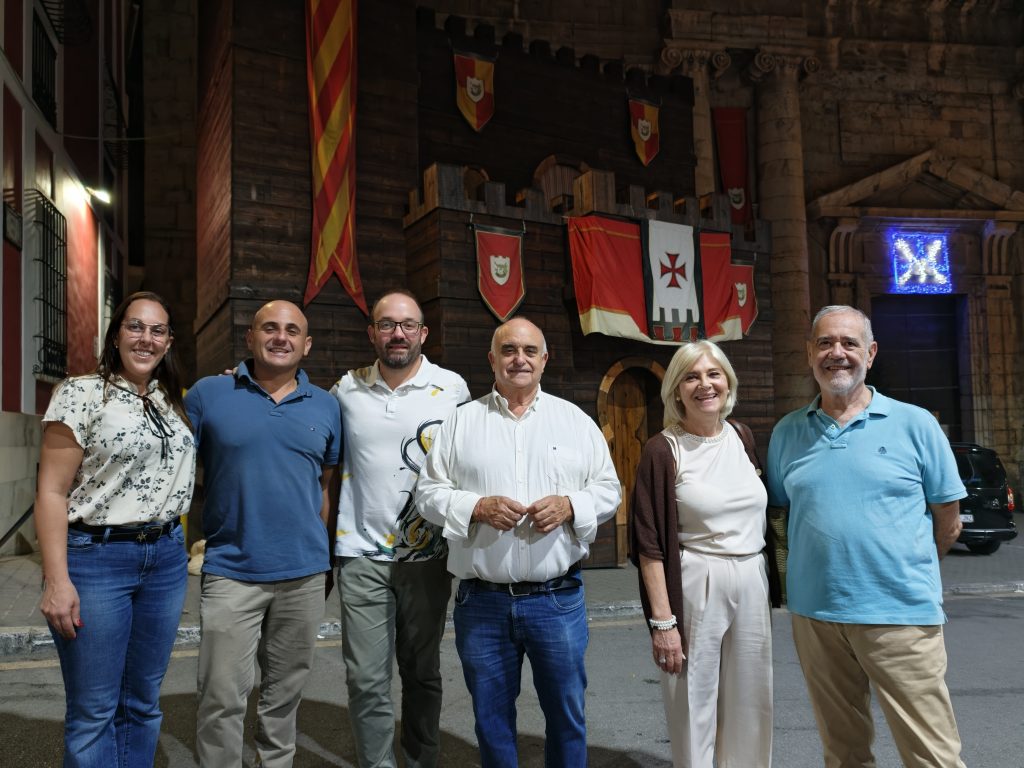 «Queremos que llegue ya el sábado»: Fina Perelló y Javier Ferrer afrontan las Capitanías 2026 de Callosa d’en Sarrià 5