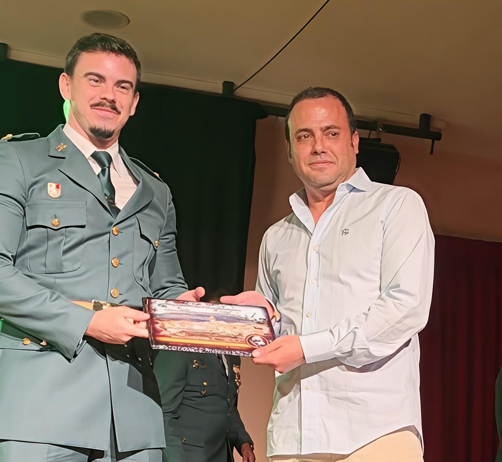 Polop acoge el homenaje de la Guardia Civil por el 12 de octubre con reconocimientos a colaboradores de la comarca 6