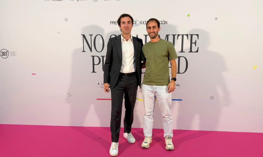 Carlos Soler concejal de Juventud de Villajoyosa en los Premios Alce en el ADDA de Alicante